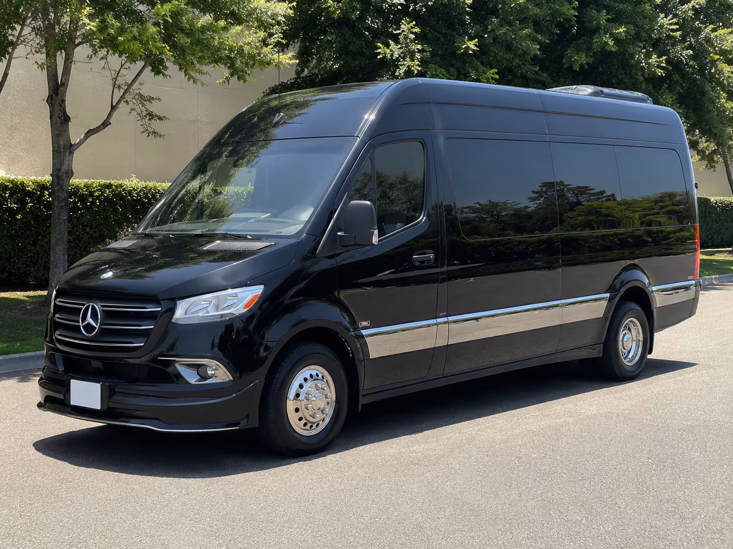 Long Beach Airport Shuttle & Transportation party bus exterior