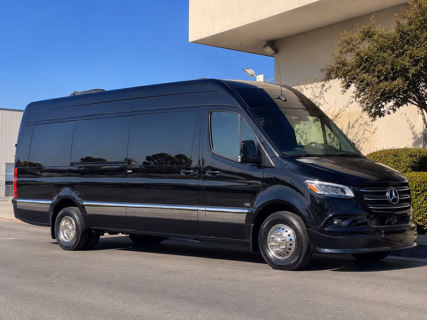 Long Beach Airport Shuttle & Transportation party bus exterior