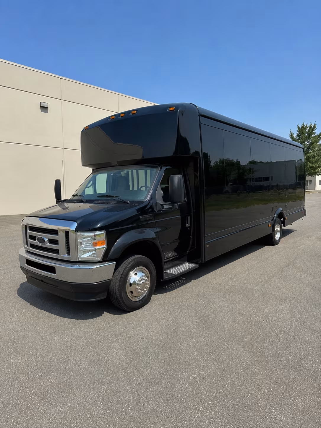Long Beach Birthday, Sweet 16, & Quinceañera Transportation party bus exterior