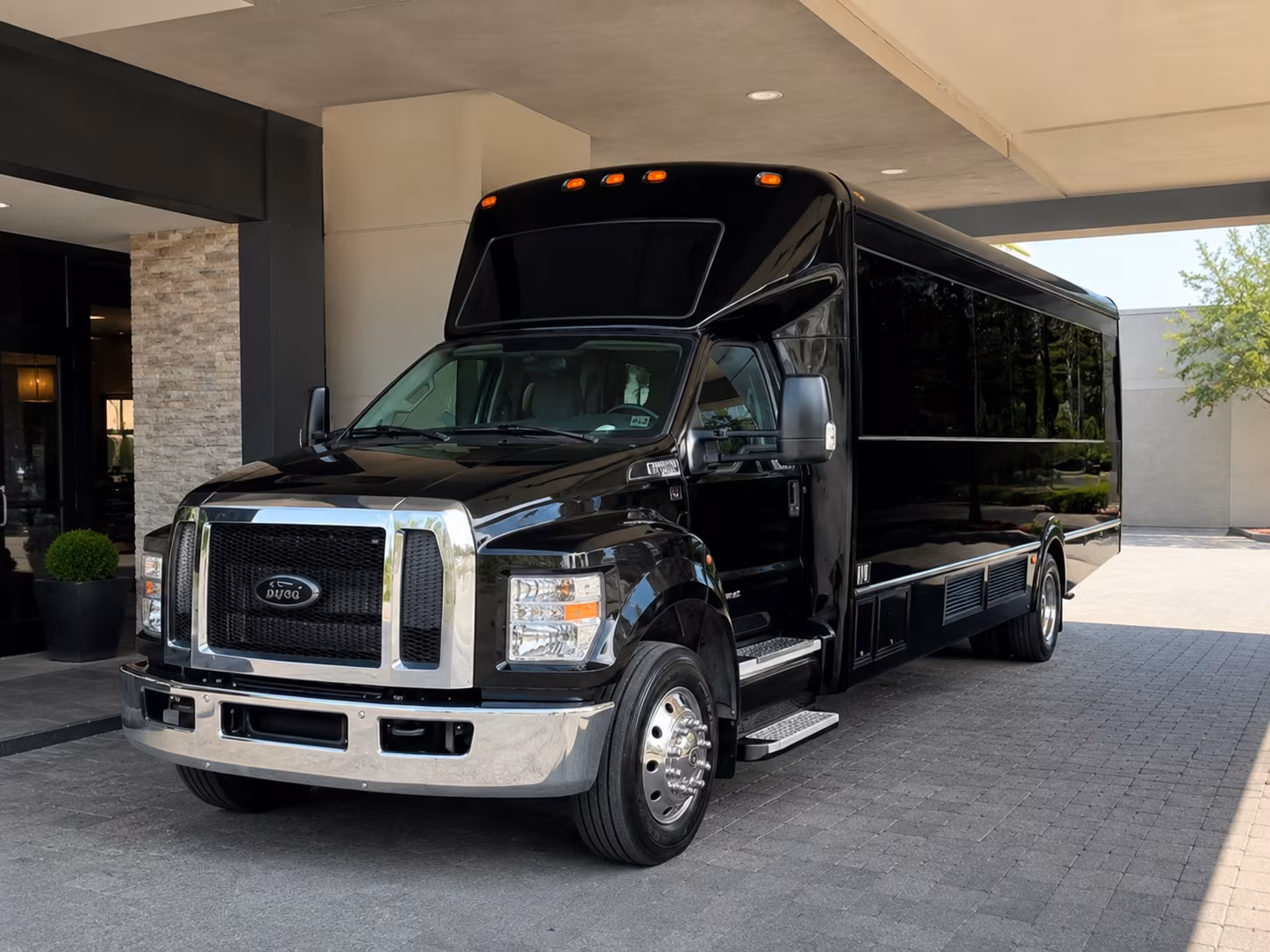 Long Beach Winery Tour & Pub Crawl Transportation group transportation