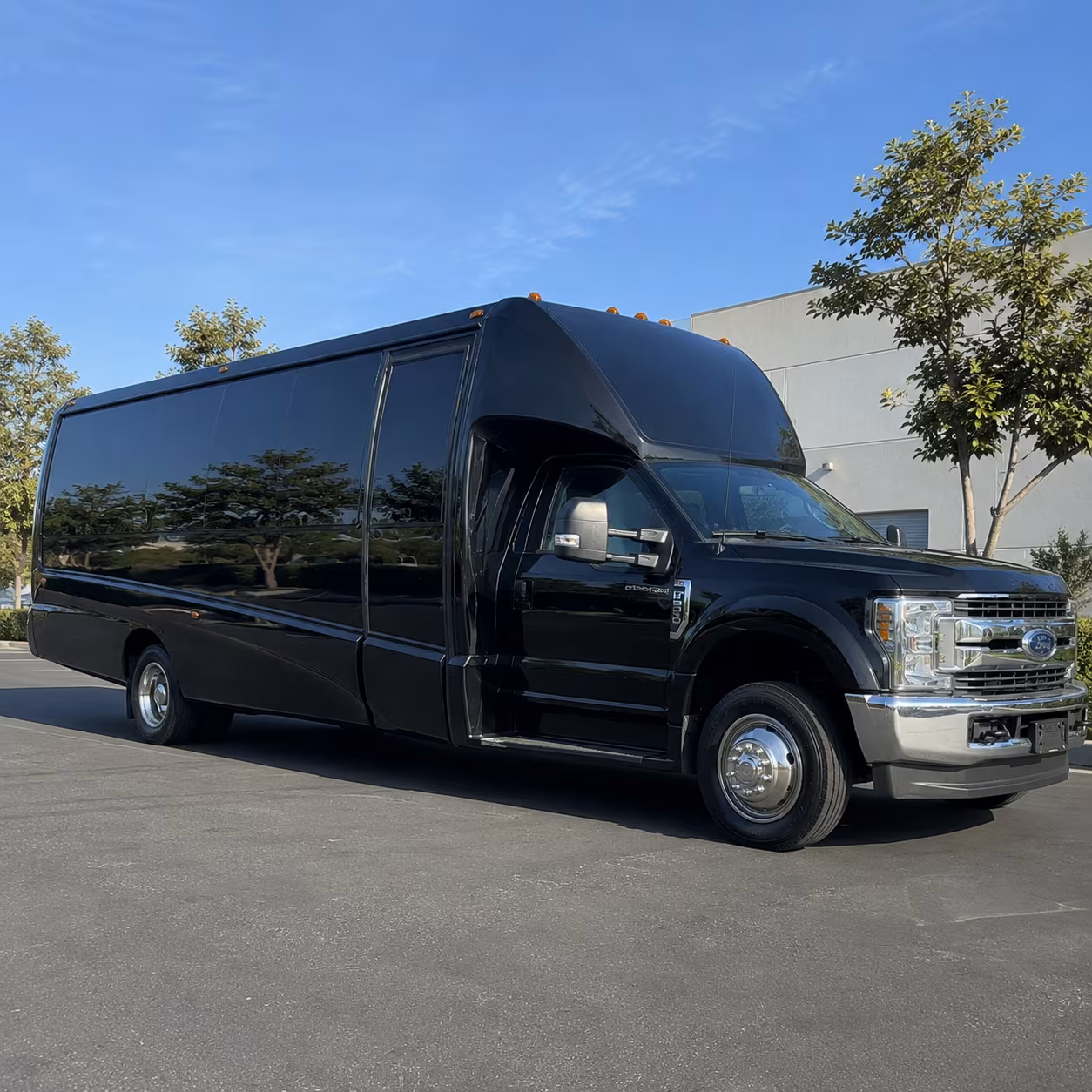 Norwalk Winery Tour & Pub Crawl Transportation